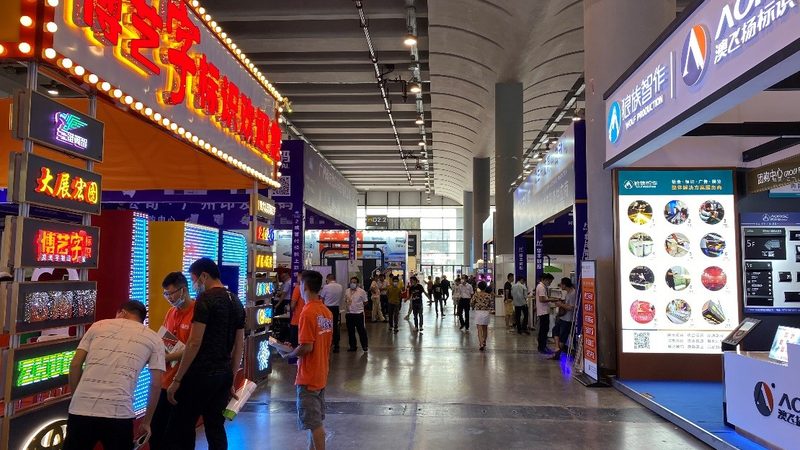 党建展厅作为展示党建工作成果和党员风采的重要场所，其设计需注重以下几个方面：